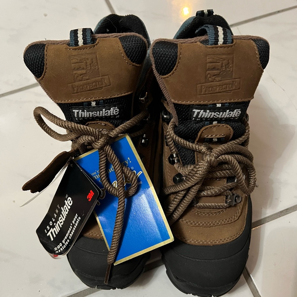 Thinsulate Insulation Tie Up Boots, women’s size 7 1/2 New With Tags, Brown